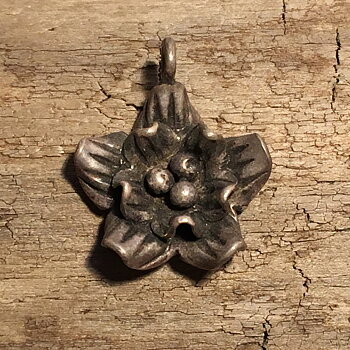 Blomma i finsilver, 20x17mm
