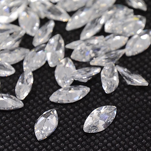 Kubic Zirkon, crystal, 4x2mm - 2