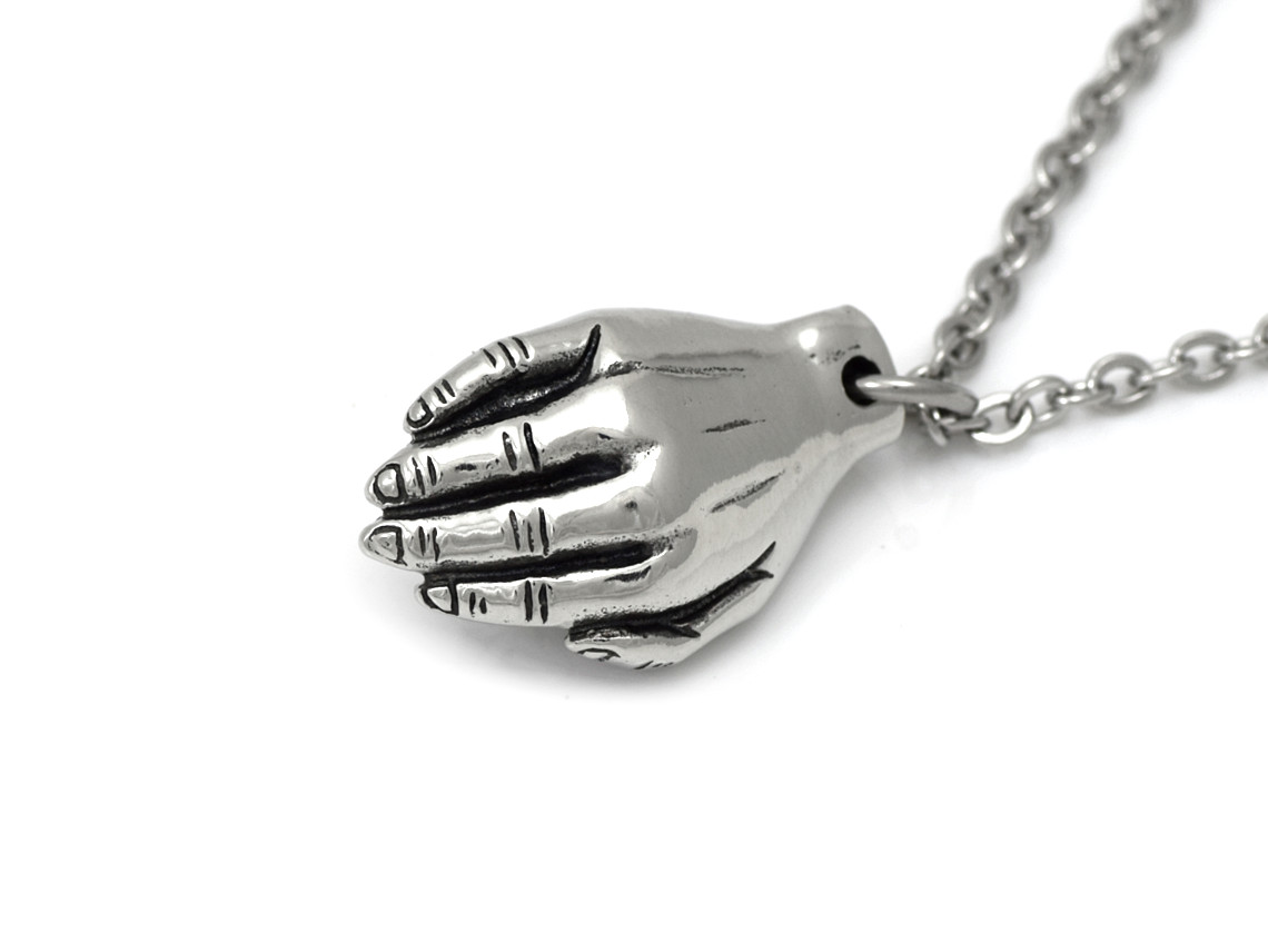 Hand med Mänskligt Hjärta Halsband i Tenn - 3