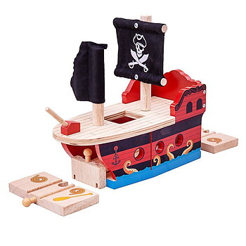 Piratskip (tretog)