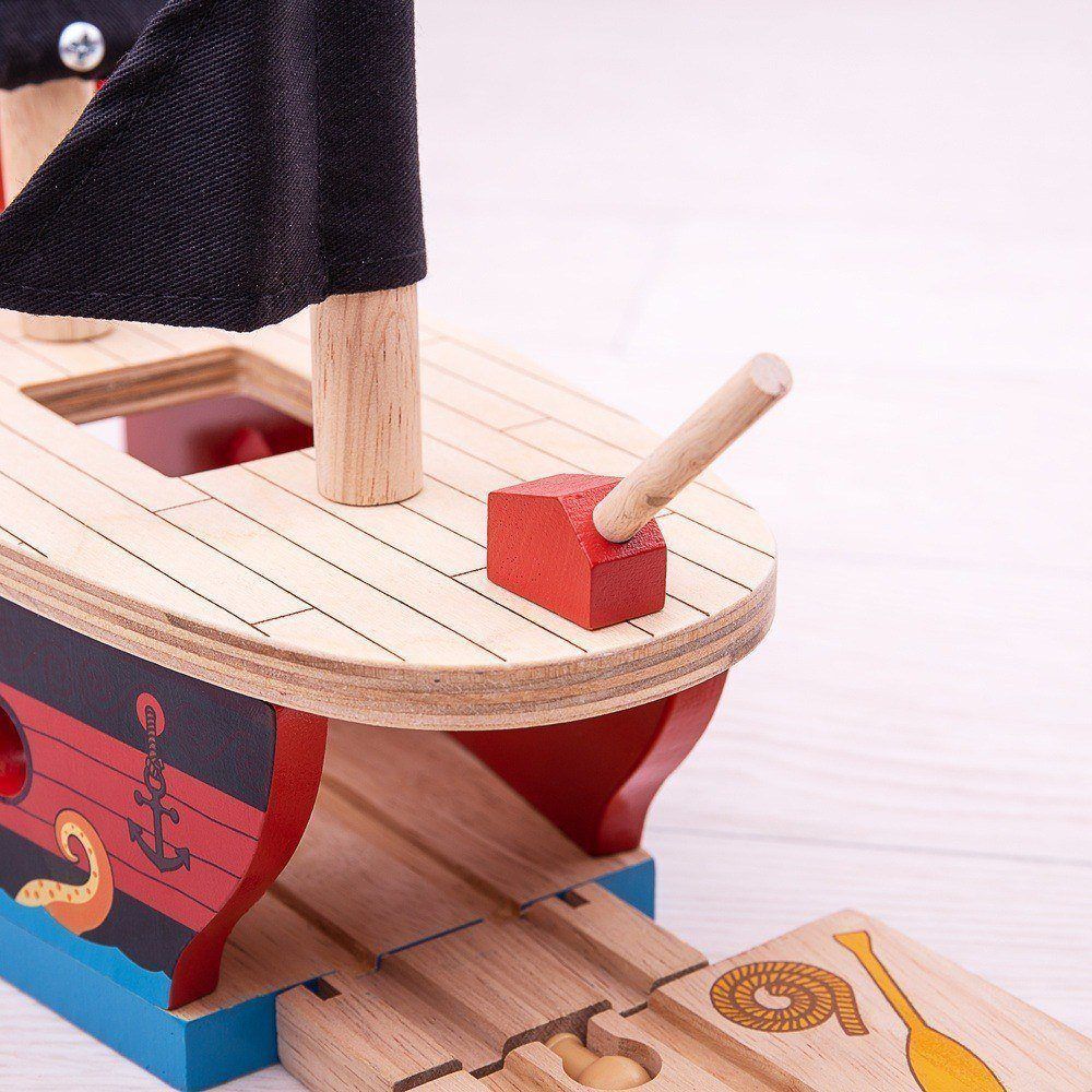 Piratskip (tretog) - 2