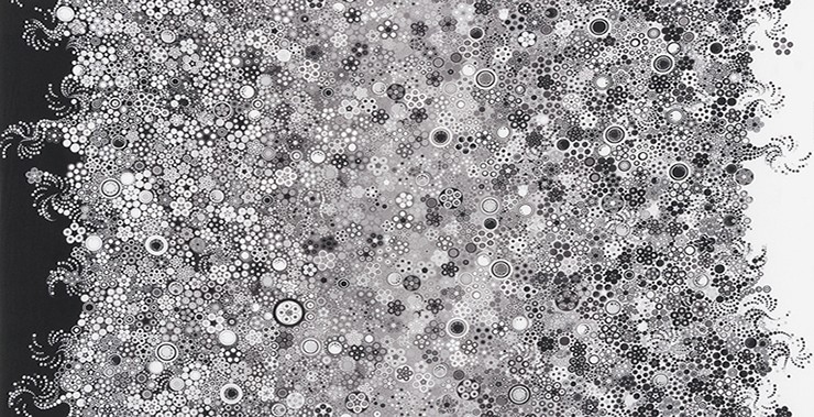 Bubblor i vitt/grått/svart.