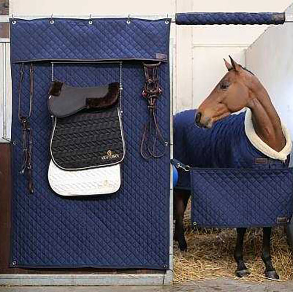 Boxgardin "Kentucky Marin" Broderad med Trollhättans Sportryttare