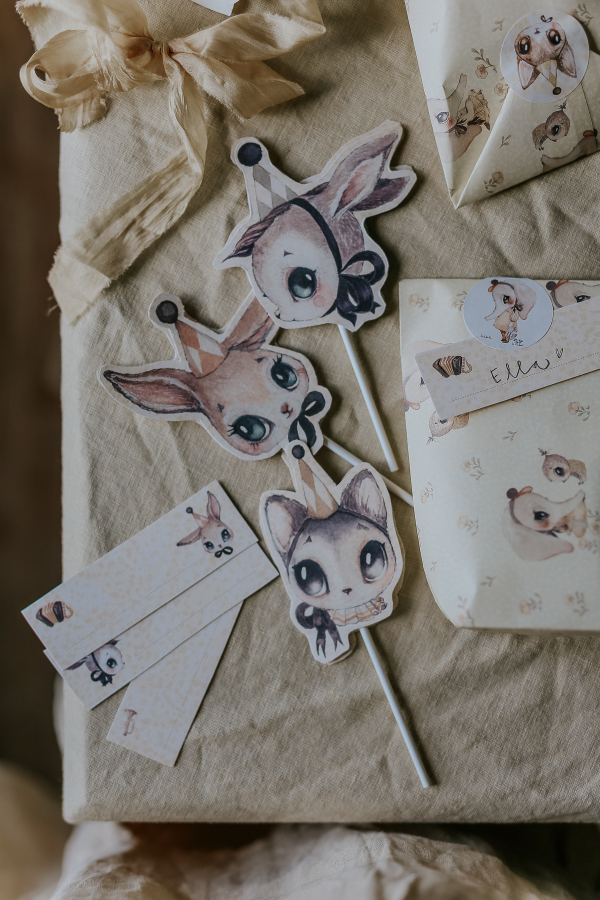 PAPER FRIENDS  PARTY KIT
