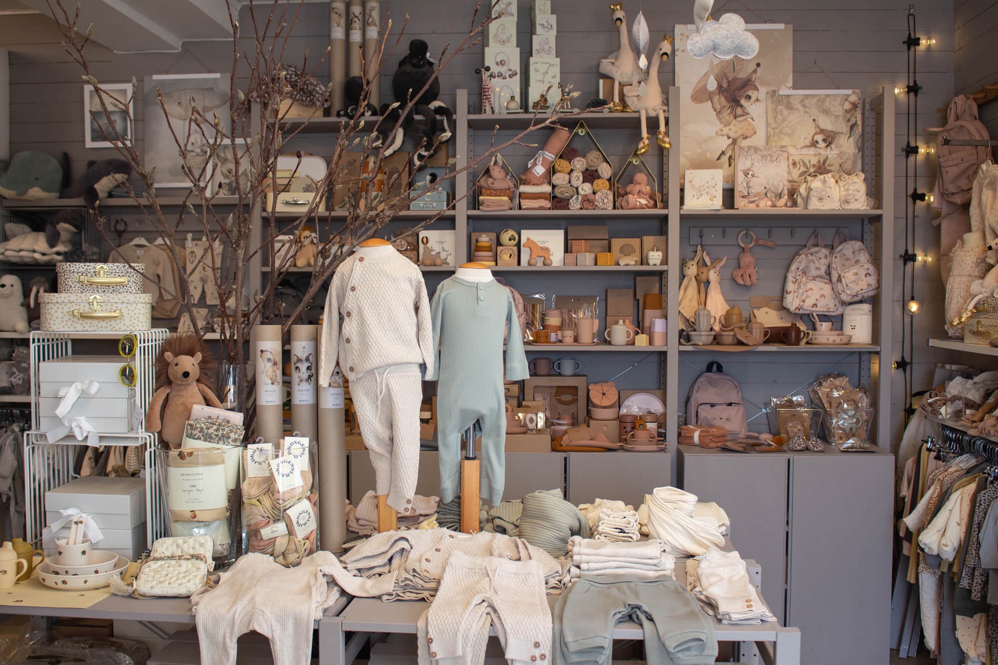 Välkommen in i butiken  