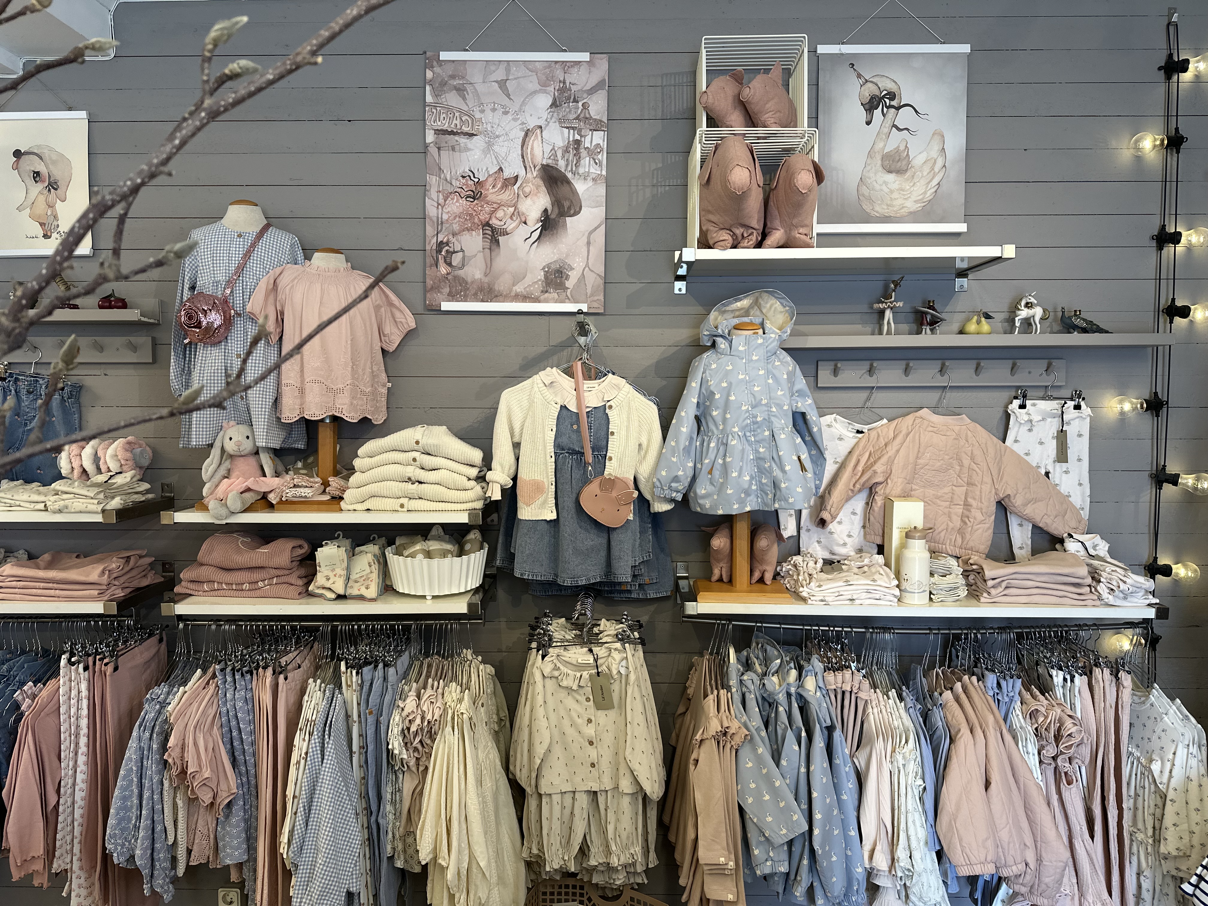 Välkommen in i butiken  