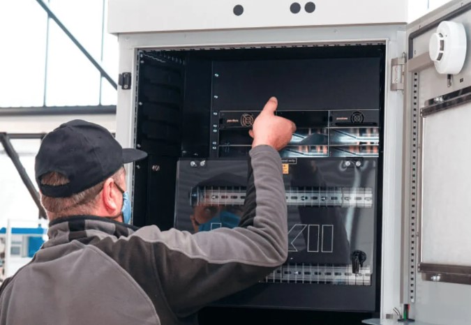 Pixii PowerShaper 2, Industrial - upp till 50kWh per batteri-kabinett - 3