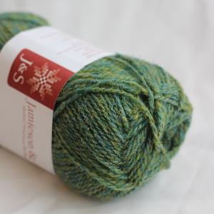 29 (Green mix) 2ply Jumper Weight J&S