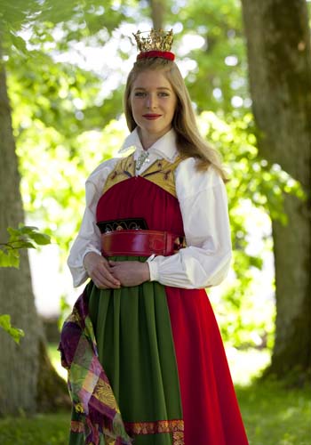 Högtidsdräkt Österåker - 3
