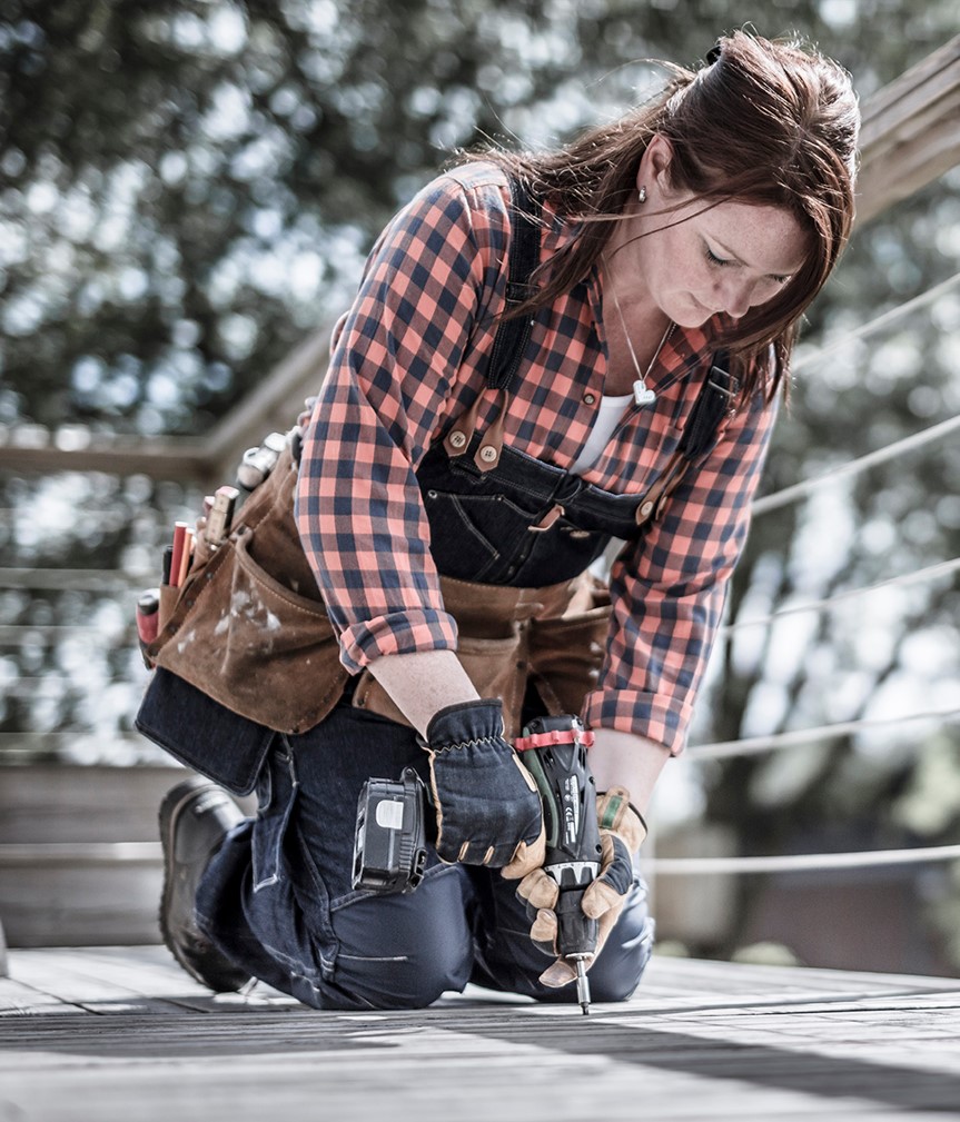 WORK GLOVES & SOCKS Take care of your hands! Discover more >