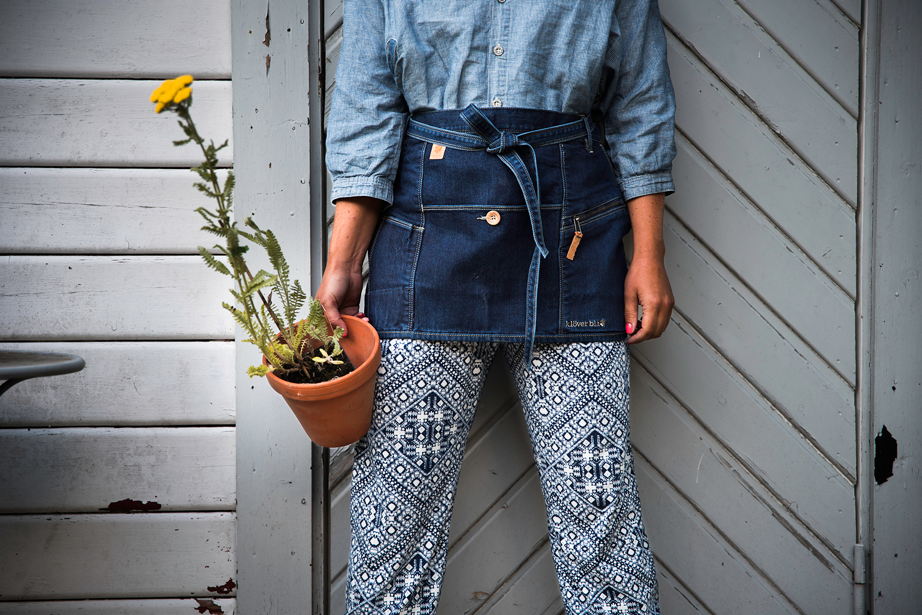 Lea denim hip apron – höftförkläde i ekologisk denim