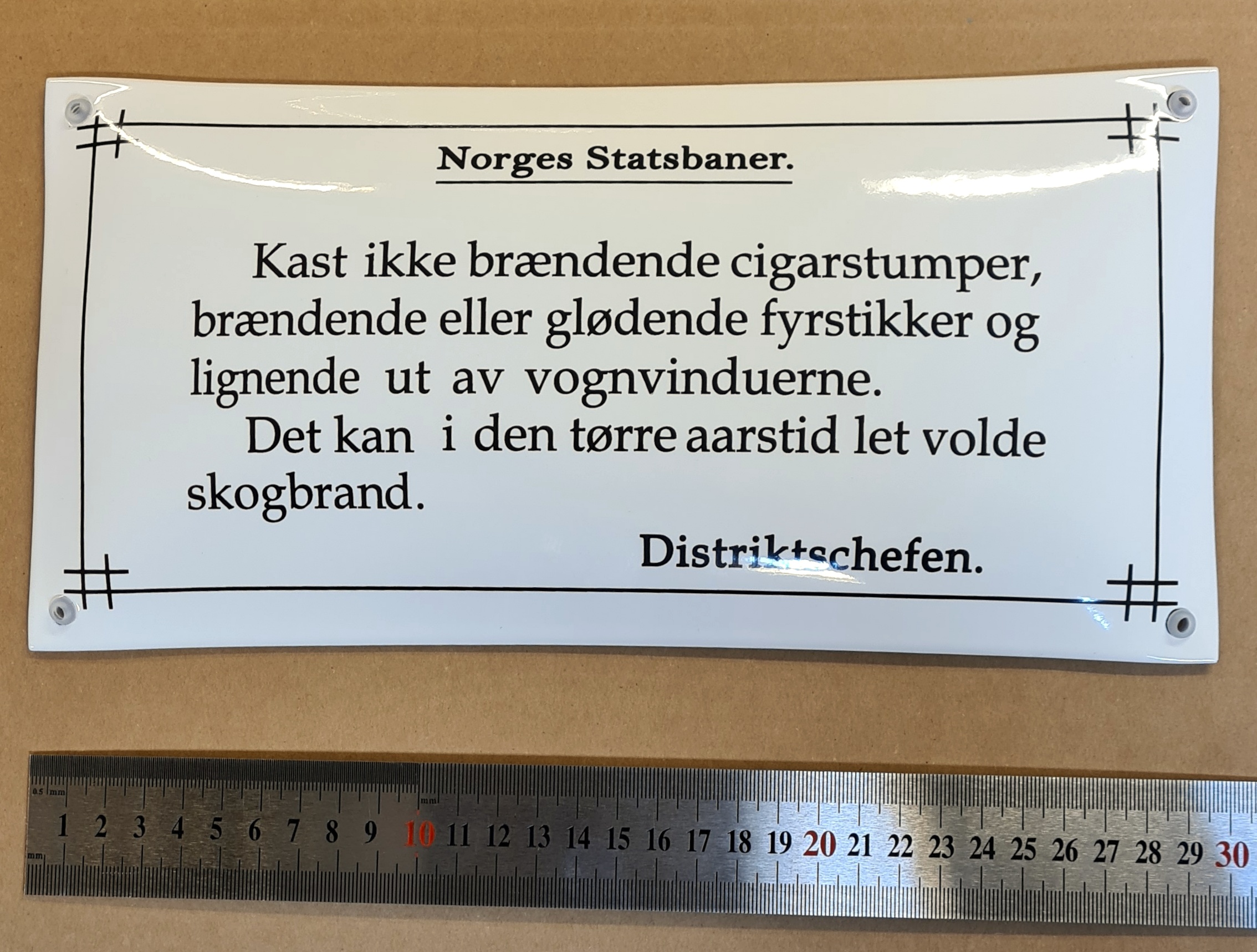 Emaljeskilt: Kast ikke brændene cigarstumper - 2