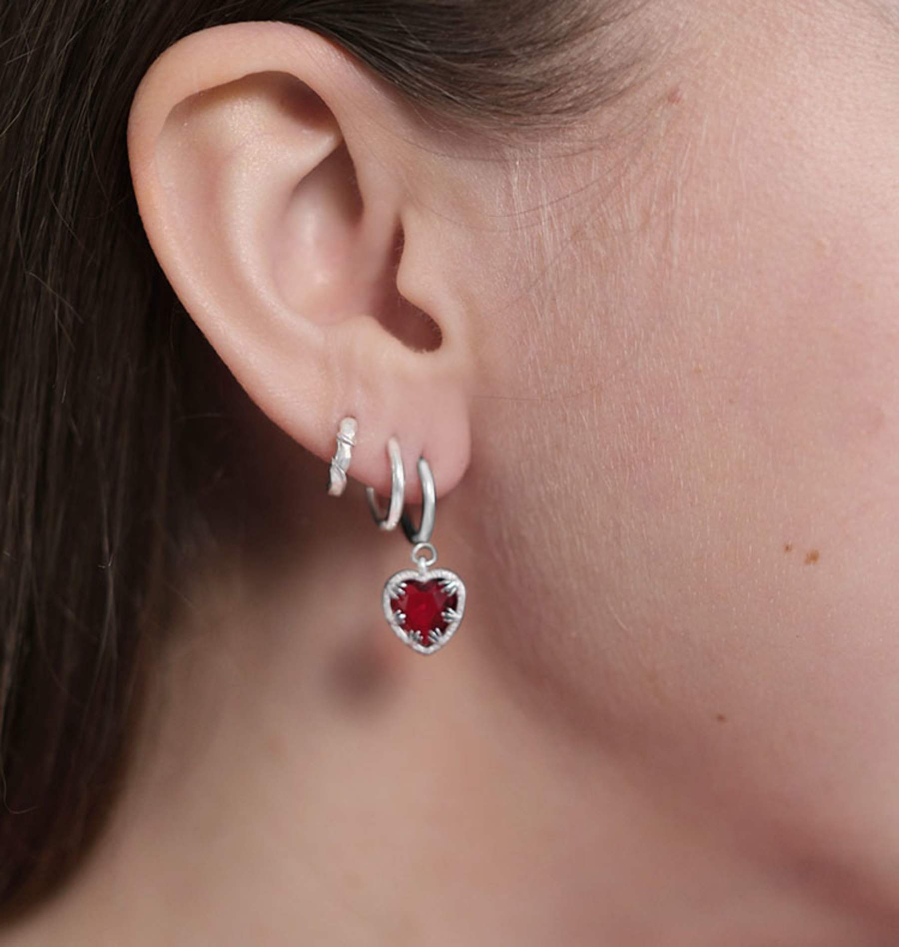 Claw heart red earrings silver. - 2