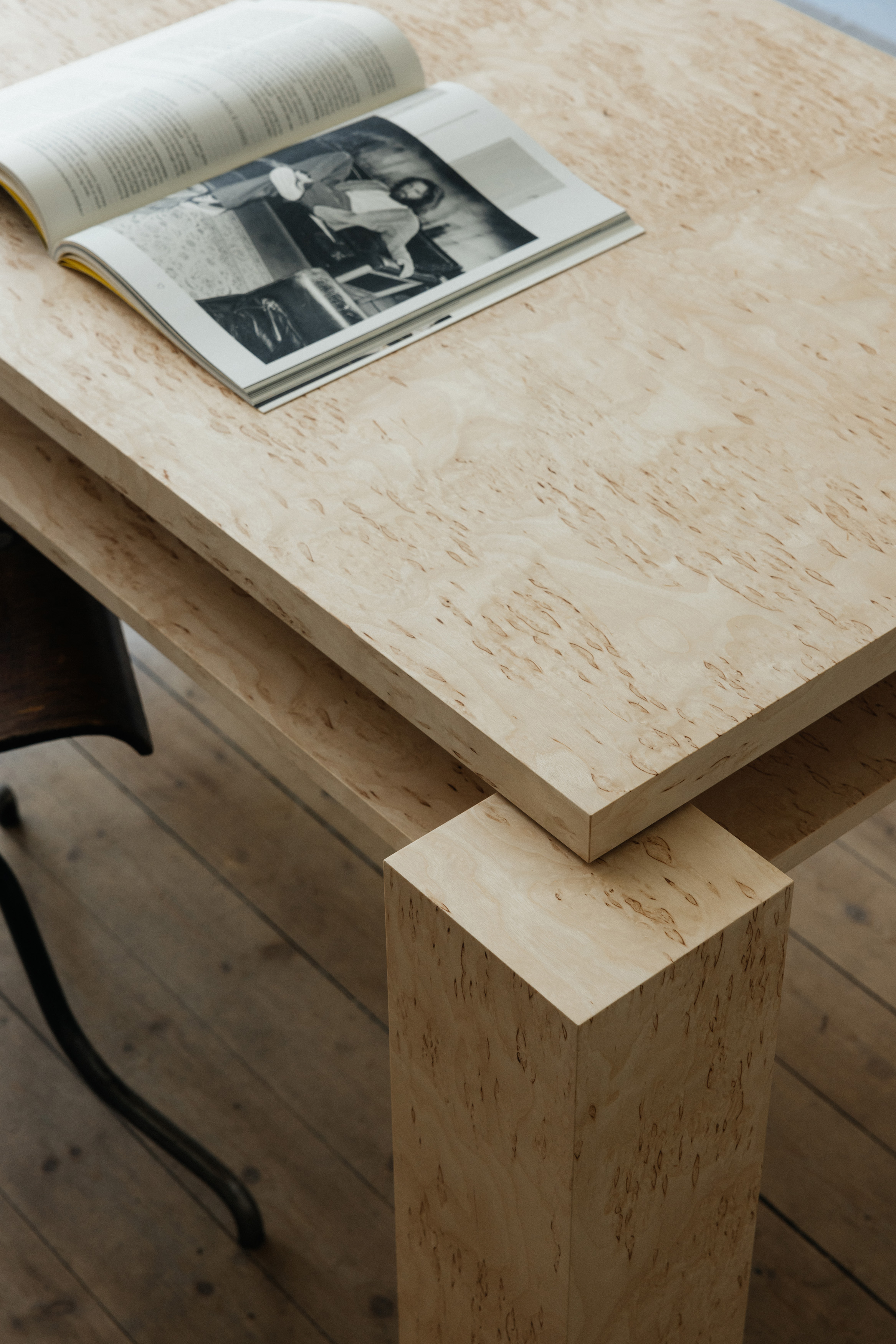 DESK 01 - 3