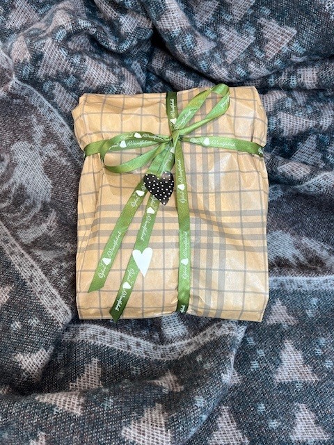 Öjbro Vantfabrik, Gift wrapping giftbag with string  