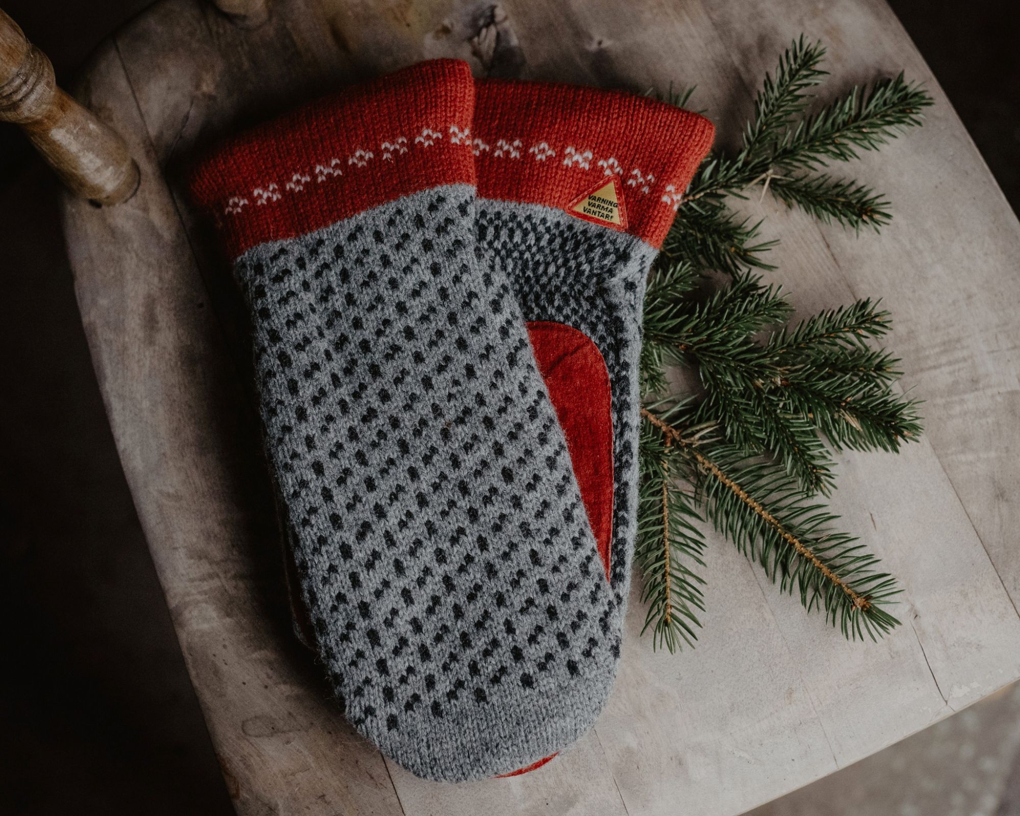 Mittens with suede palm, mittens with good grip