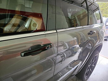 Dörrhandtagsskydd – blanksvarta – komplett sats (GRAND CHEROKEE 11–21)