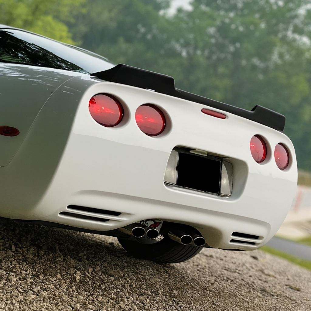 ZR1-inspirerad bakspoiler – mattsvart (CORVETTE C5 97–04)