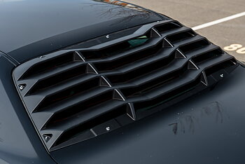 Bakrutelouvers – IK-stil – mattsvart – Dodge Challenger 2008–2023