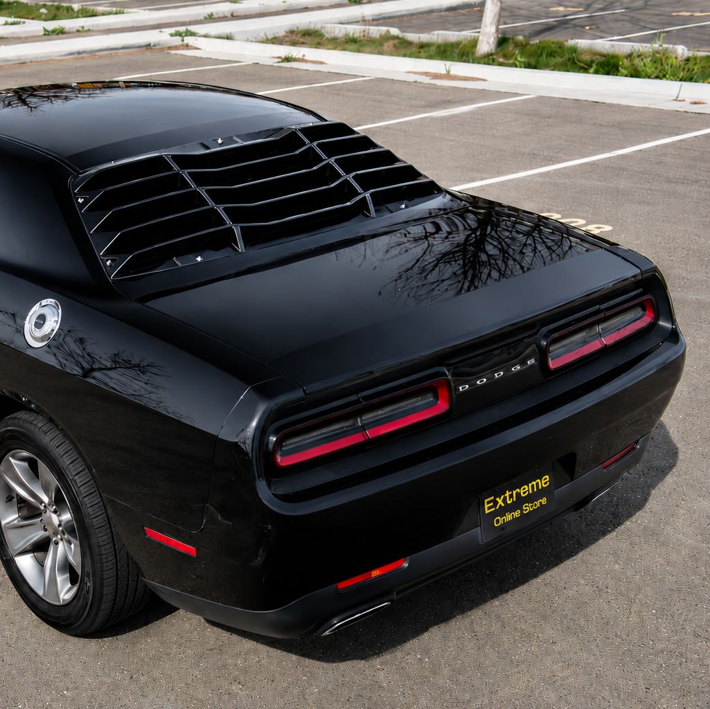 Bakrutelouvers – IK-stil – blanksvart – Dodge Challenger 2008–2023