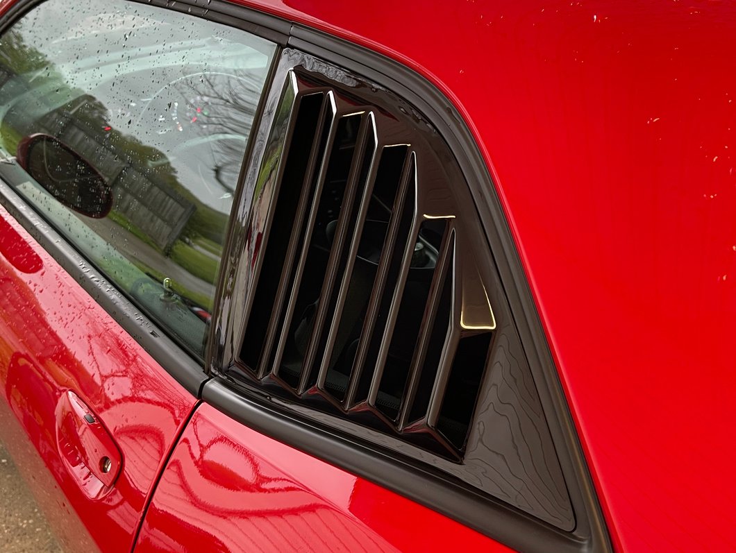 Louvers för bakre sidorutor – SpeedForm – blanksvart – Dodge Challenger 2008–2022 - 4