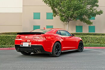 Z28 OE Style bakspoiler – matt svart (CAMARO 14–15)