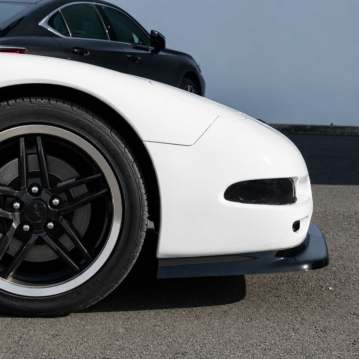 EOS frontläpp – blanksvart (CORVETTE C5 97–04) - 7