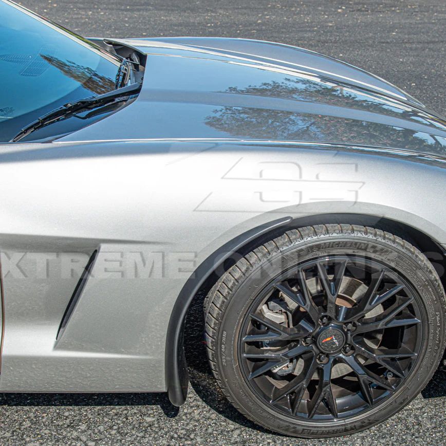 Främre stänkskydd – mattsvarta (CORVETTE C6 Base 05–13) - 4