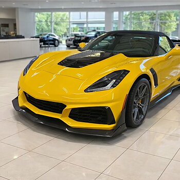 Premium ZR1-inspirerad frontstötfångare – Carbon Flash (CORVETTE C7 14–19)
