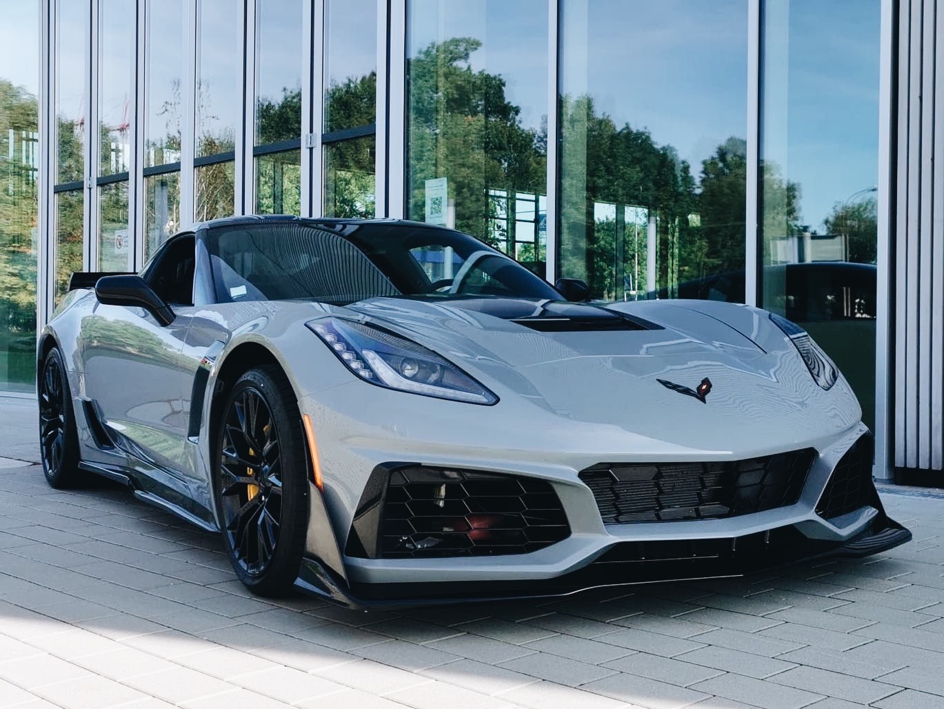 ZR1-inspirerad frontstötfångare – komplett olackad sats (CORVETTE C7 14–19) - 10