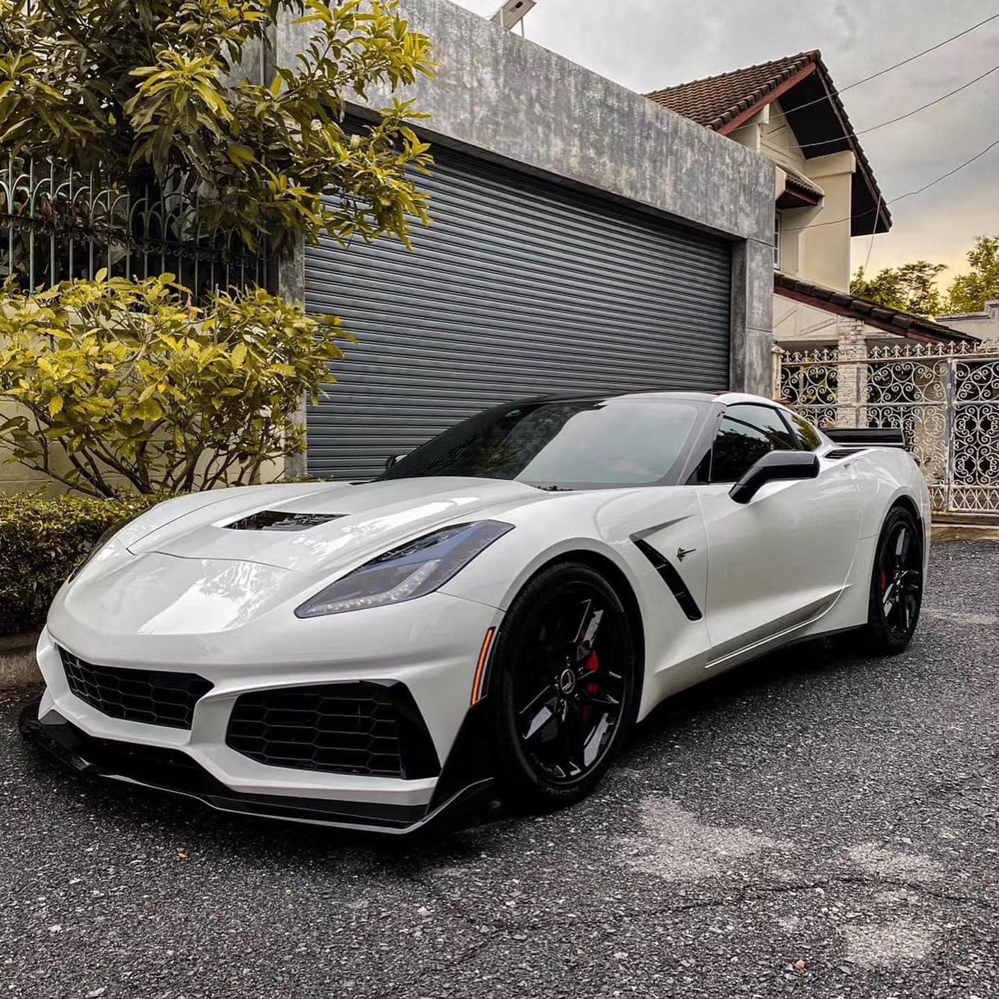 ZR1-inspirerad frontstötfångare – komplett olackad sats (CORVETTE C7 14–19) - 3