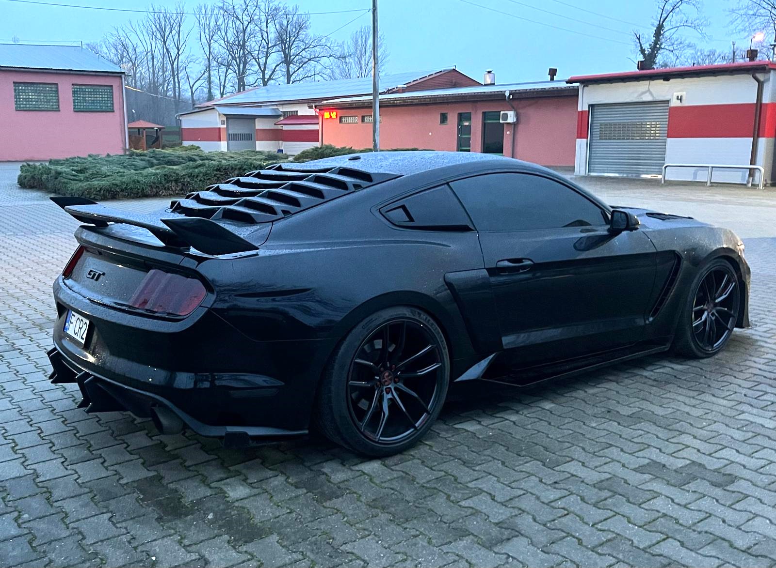 Bakre diffuser – SPEED stil – enkla eller fyra ändrör – mattsvart (Mustang 15-17 GT Premium, EcoBoost Premium) - 8