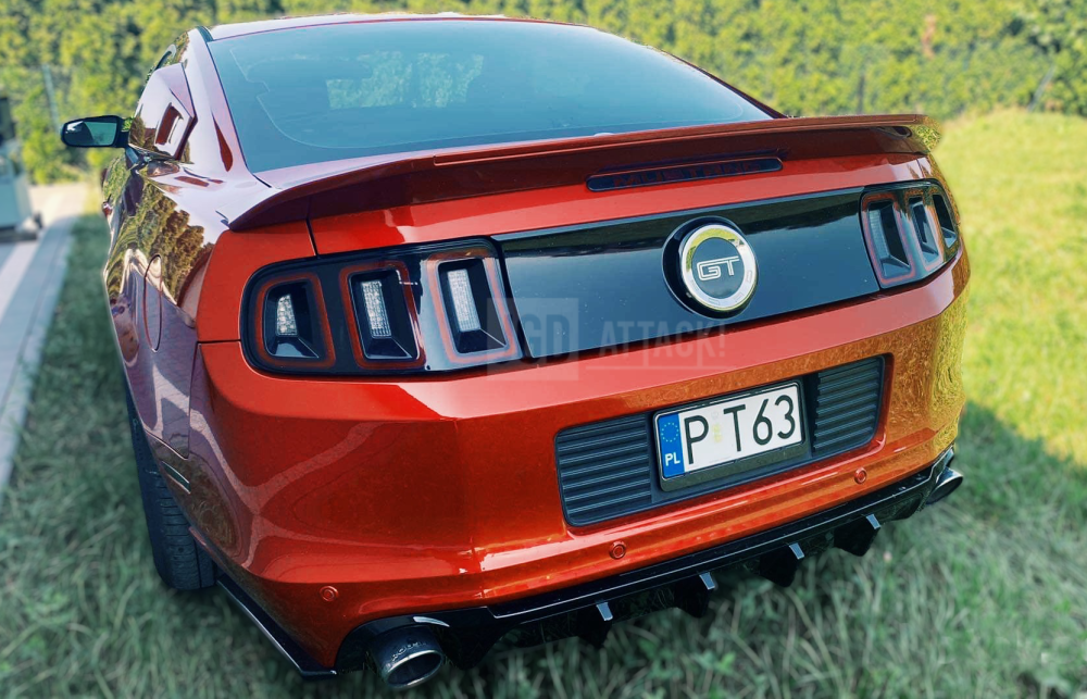 Bakre diffuser – Competition stil – blanksvart (Mustang 13-14) - 6