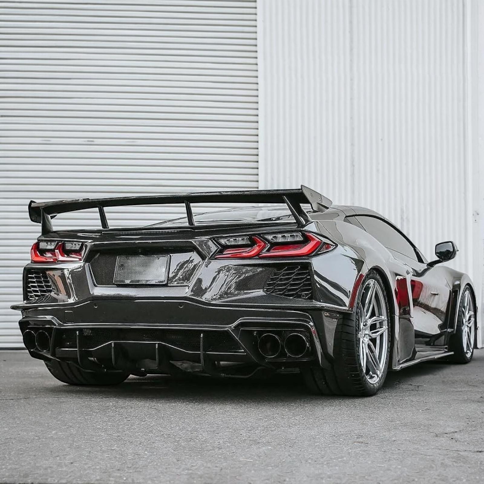 Diffuserpanel med fenor – blanksvart (CORVETTE C8 20–26) - 5