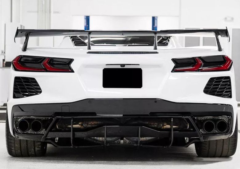 Diffuserpanel med fenor – blanksvart (CORVETTE C8 20–26) - 6