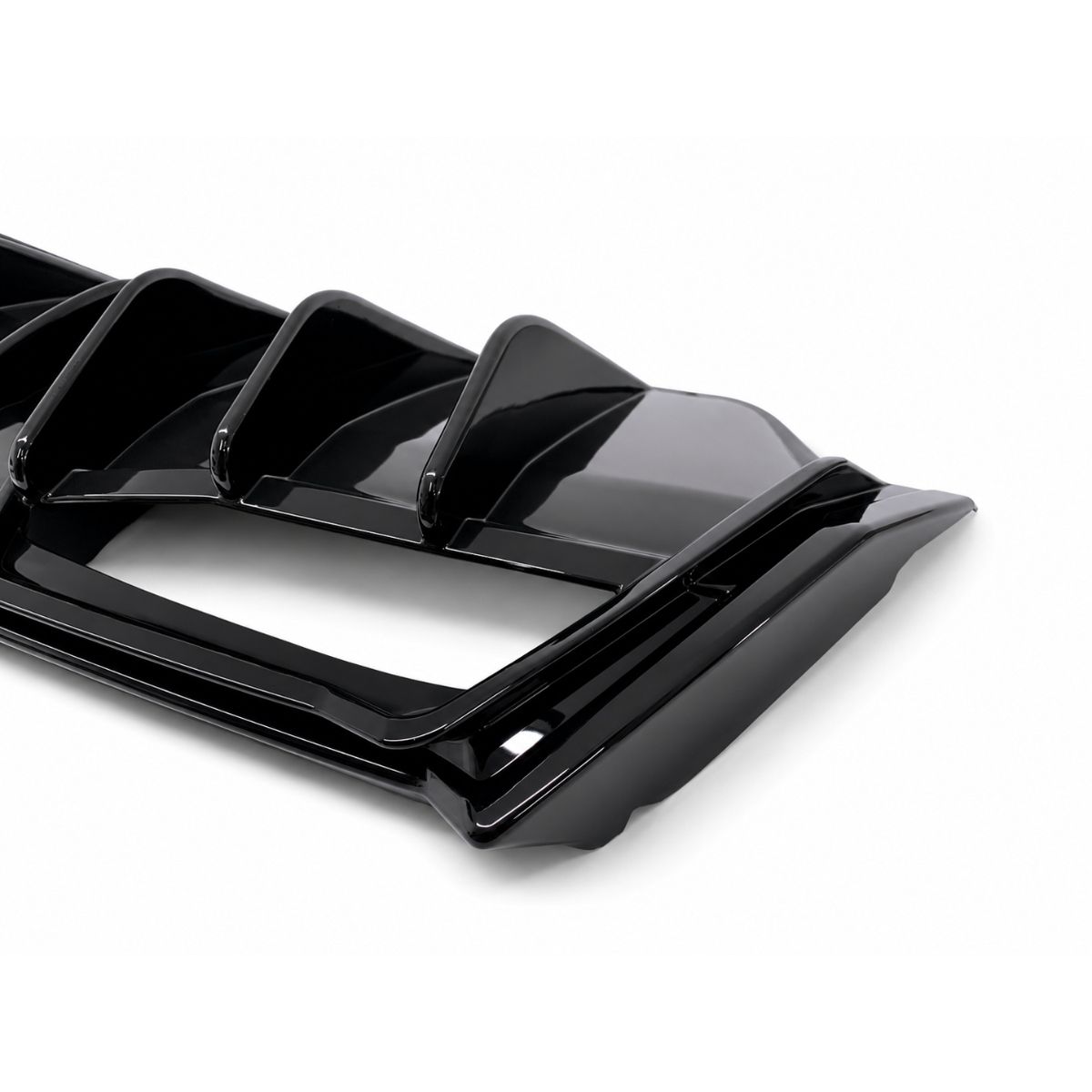 EOS diffuserpanel med fenor – blanksvart (CORVETTE C8 20–26) - 7