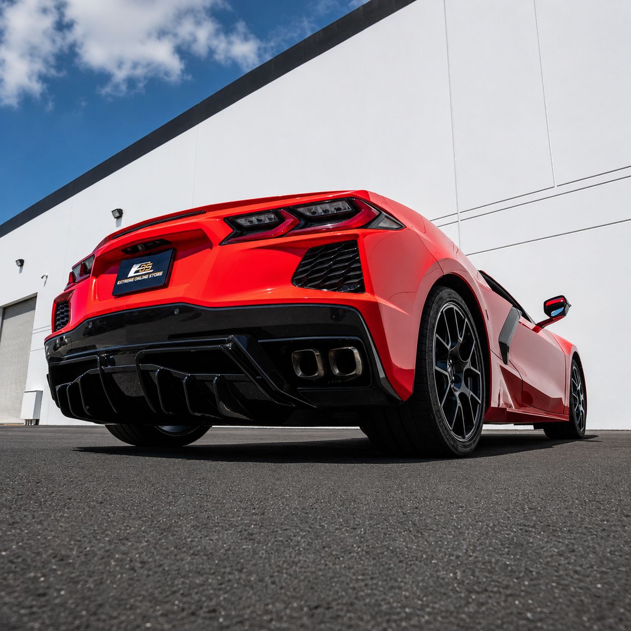 EOS diffuserpanel med fenor – blanksvart (CORVETTE C8 20–26) - 8