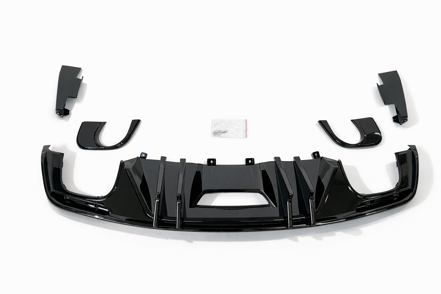 Bakre diffuser – SPEED stil – enkla eller fyra ändrör – blanksvart (Mustang 15-17 GT Premium, EcoBoost Premium) - 3