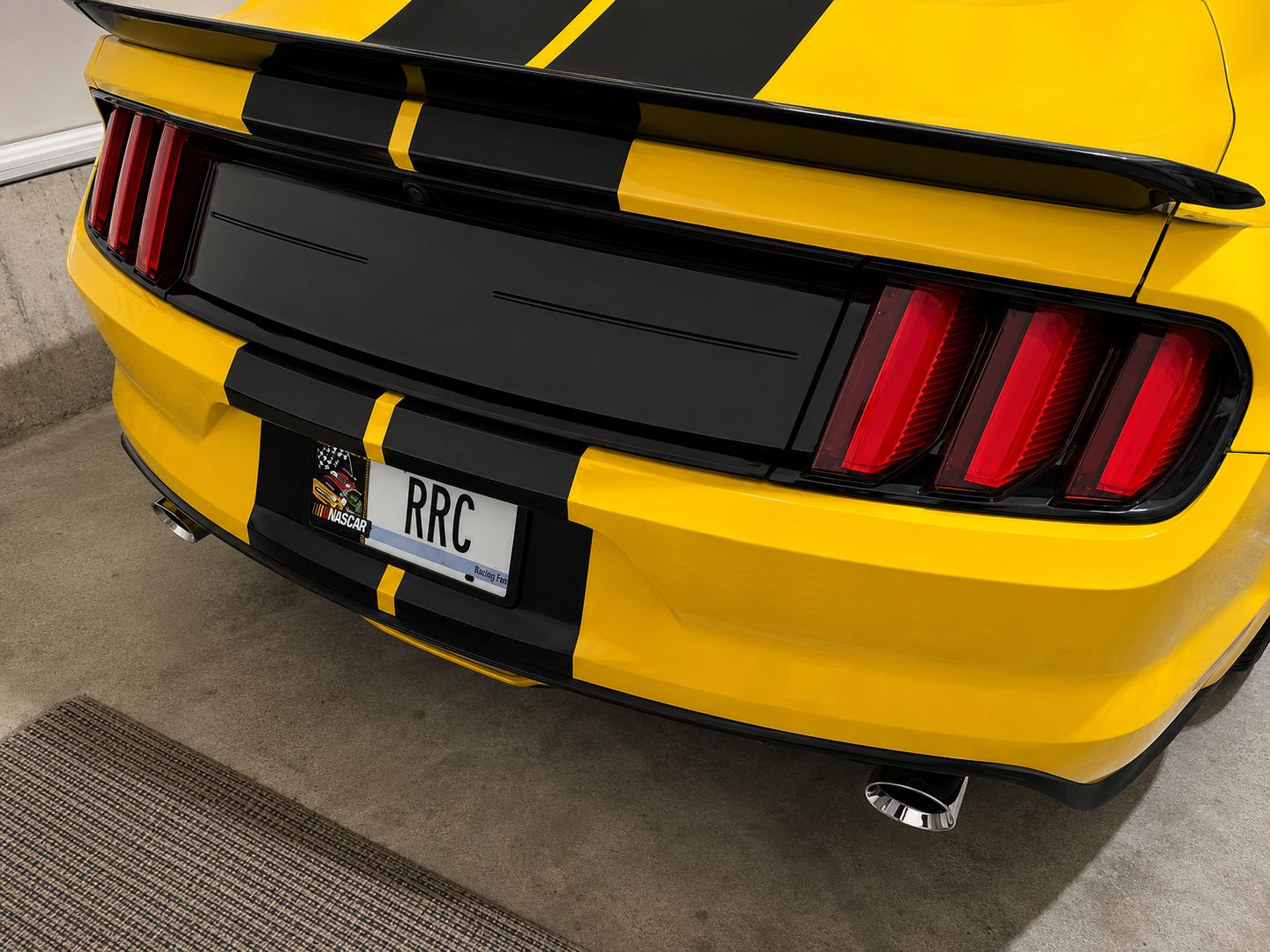 Bakluckepanel – PERFORMANCE – blanksvart (Mustang 15-23) - 5