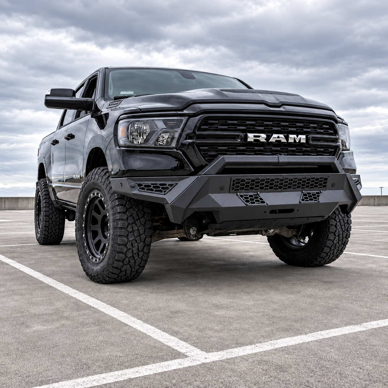 Frontstötfångare – Heavy Duty 4-i-1 med LED – RAM 1500 DT 2019–2024