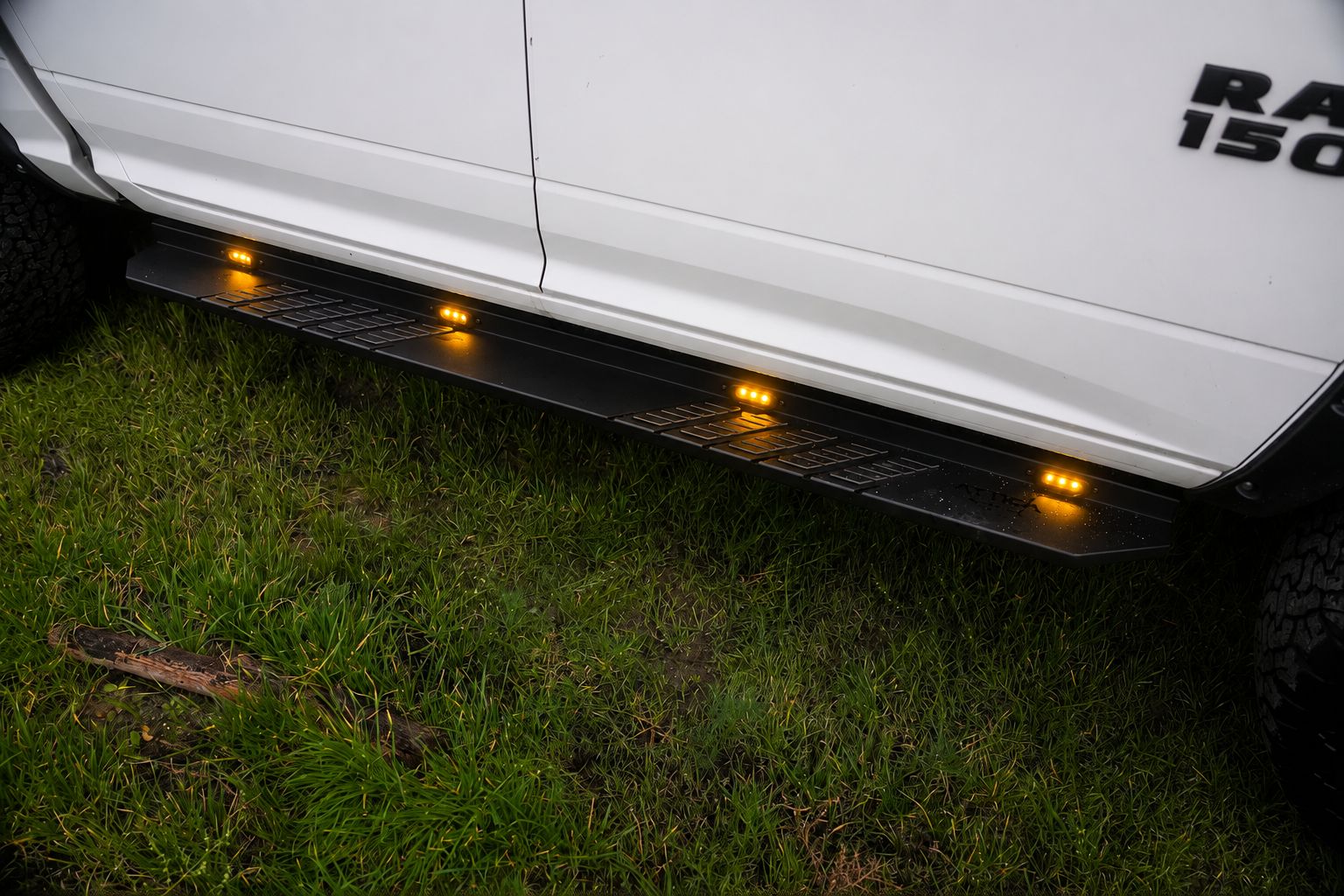 Sidosteg – Frontier med LED – par – RAM 1500 DT 2019–2024 Crew Cab - 7