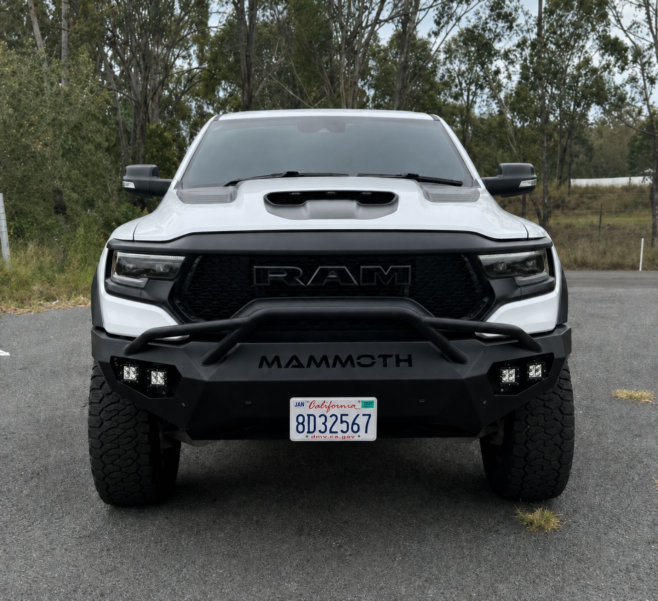 Frontstötfångare – Mammoth med LED – RAM 1500 TRX