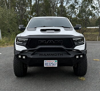 Frontstötfångare – Mammoth med LED – RAM 1500 TRX