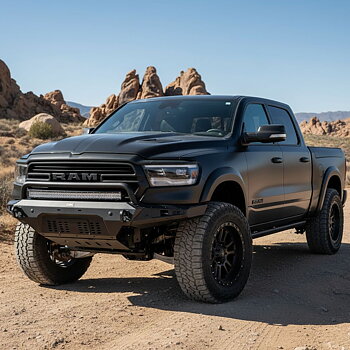Frontstötfångare – Off-Road med frontbåge och LED-ramp – RAM 1500 DT 2019–2023, utom Rebel och TRX
