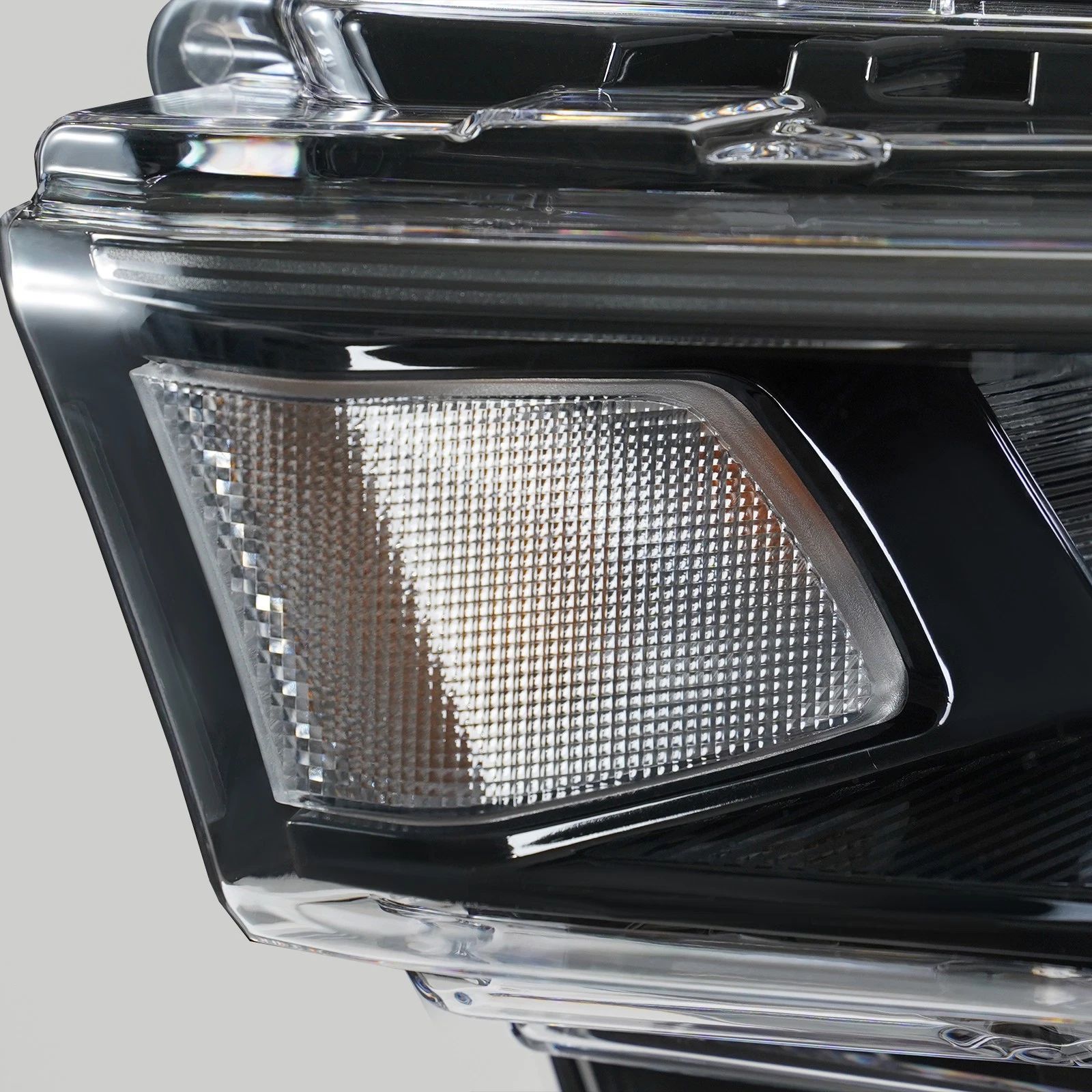 LED-strålkastare med halogenfunktioner – vänster – RAM 1500 2025–2026 - 6