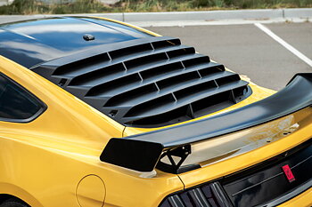 IK Style Bakrute Louver - Matt Svart (MUSTANG 15-22 Fastback)
