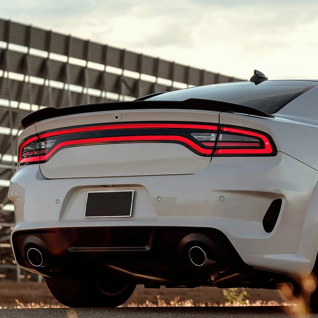 Bakspoiler – SRT8 Hellcat-stil – blanksvart