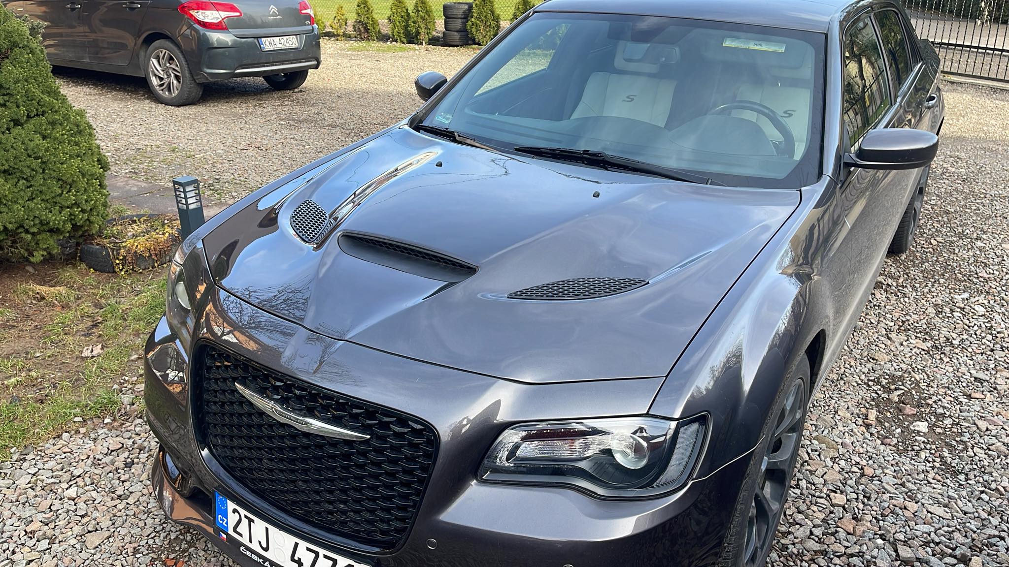 SRT Hellcat-inspirerad aluminiumhuv (CHRYSLER 300 12–23) - 4