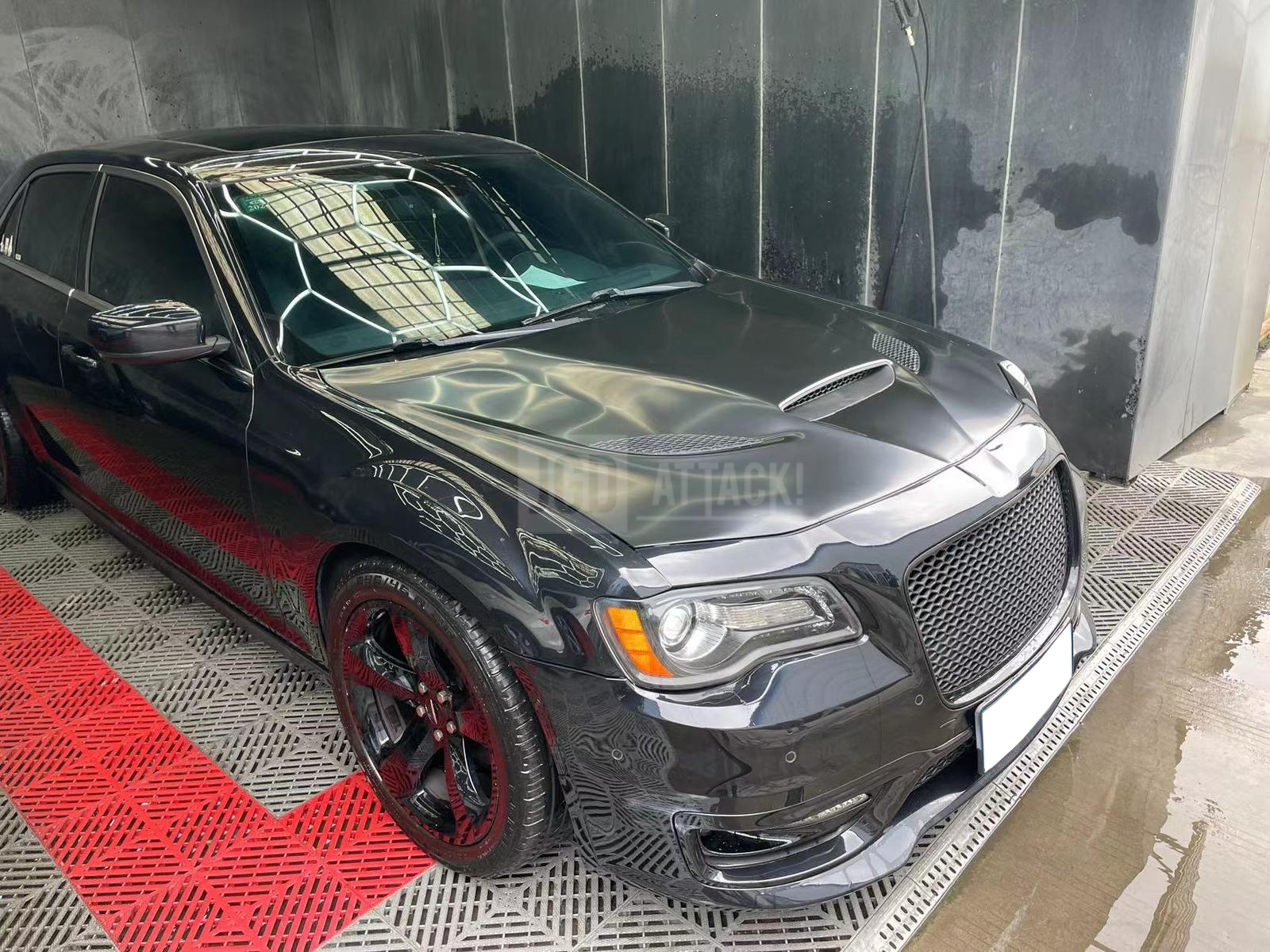 SRT Hellcat-inspirerad aluminiumhuv (CHRYSLER 300 12–23)