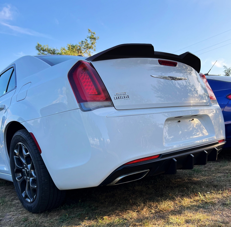 ROCK-inspirerad bakspoiler – mattsvart (CHRYSLER 300 12–23) - 6